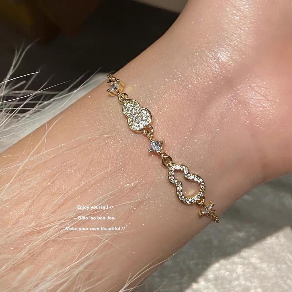 Cool Pull Temperament Winter Snowflake Exquisite Light Luxury Niche Design Zircon High-End Jewelry Adjustment Fashion Bracelet