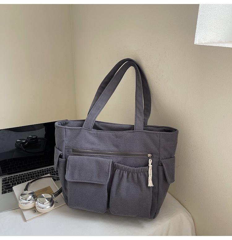 

Корейская версия повседневной вельветовой сумки под мышкой, новая модная женская сумка через плечо, литературная сумка-тоут большой вместимости в стиле инс серый