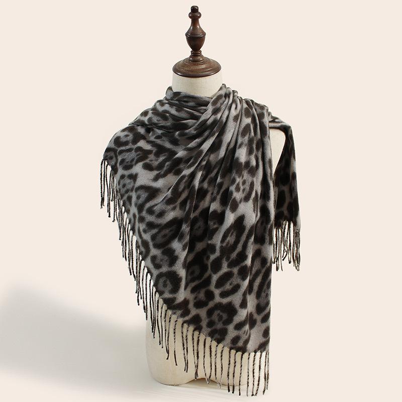 Autumn and Winter New Leopard Print Scarf Women Warm Versatile Scarf Comfortable Stylish Shawl