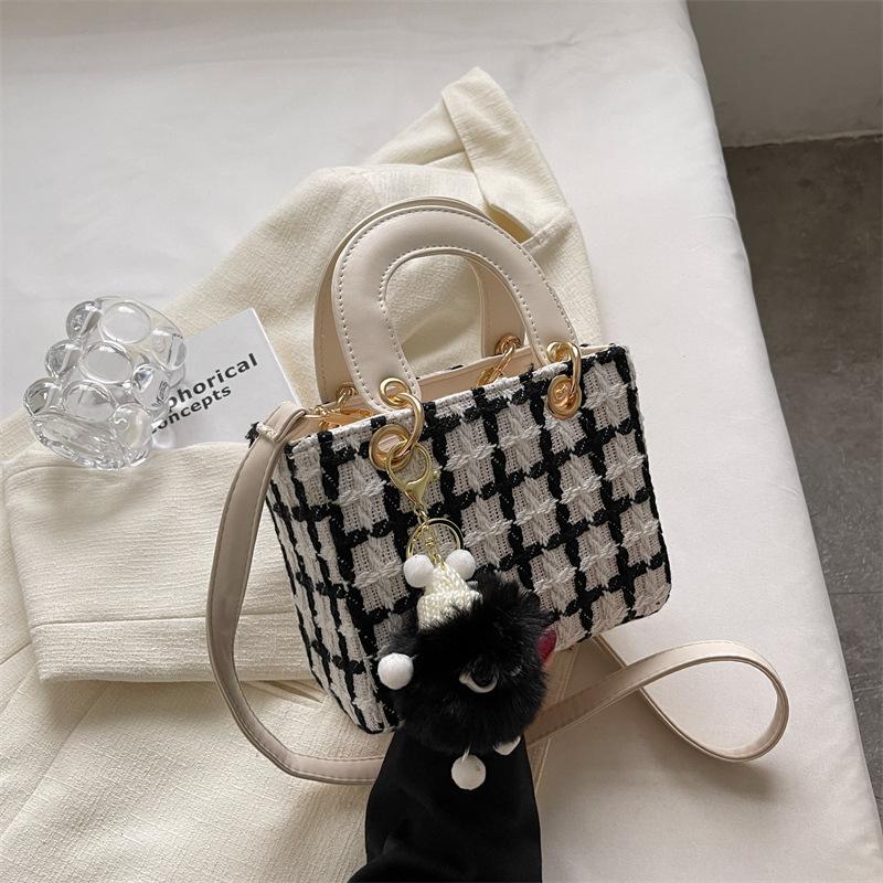 Niche design woolen bag  new bags women's bags autumn and winter messenger bags portable Princess Diana bags