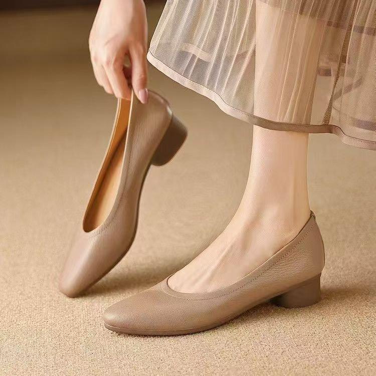 Comfortable single shoes autumn soft leather new soft sole round head shallow mouth leather shoes grandma shoes