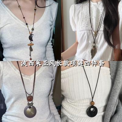 Resin Hollow Round Pendant Necklace Simple Niche High-end Clavicle Chain Temperament Versatile Fashion Jewelry