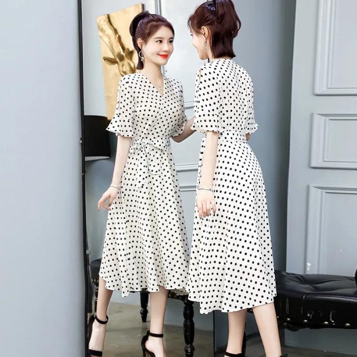 Polka dot dress women's summer new waist and thin V-neck fairy dress super fairy sweet long skirt