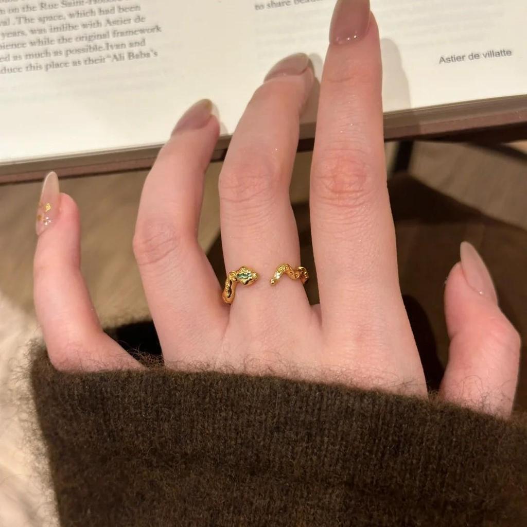 Chinese Retro Gold Snake Ring: Elegant, Versatile, and Luxury Design for Women