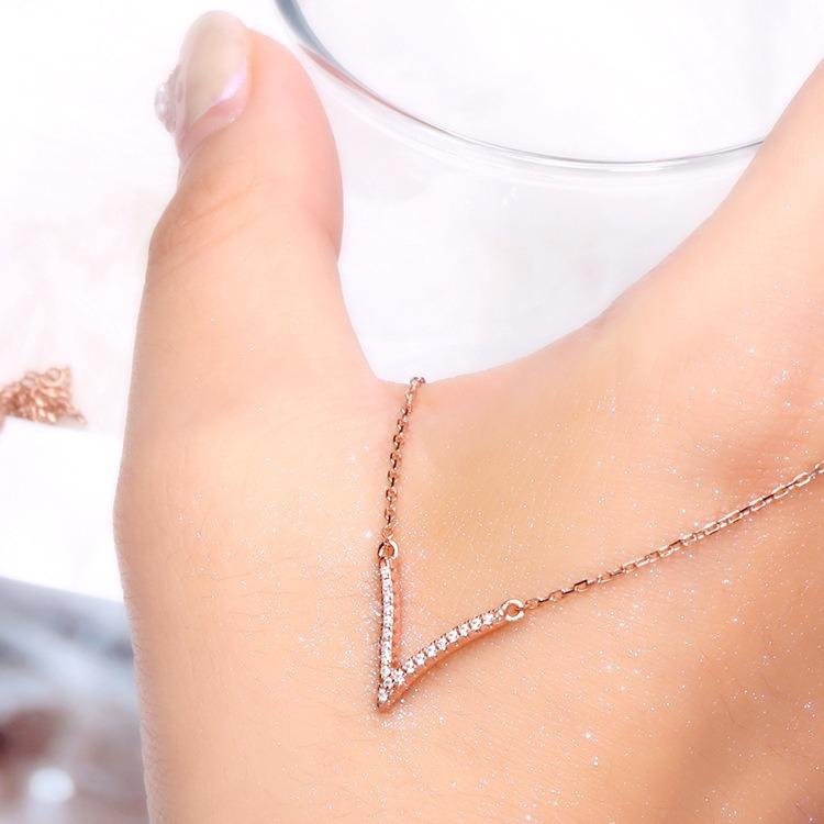 Letter V-shaped Necklace Clavicle Chain Simple High-end Sense Diamond-inlaid Sweater Chain New Accessories for Women