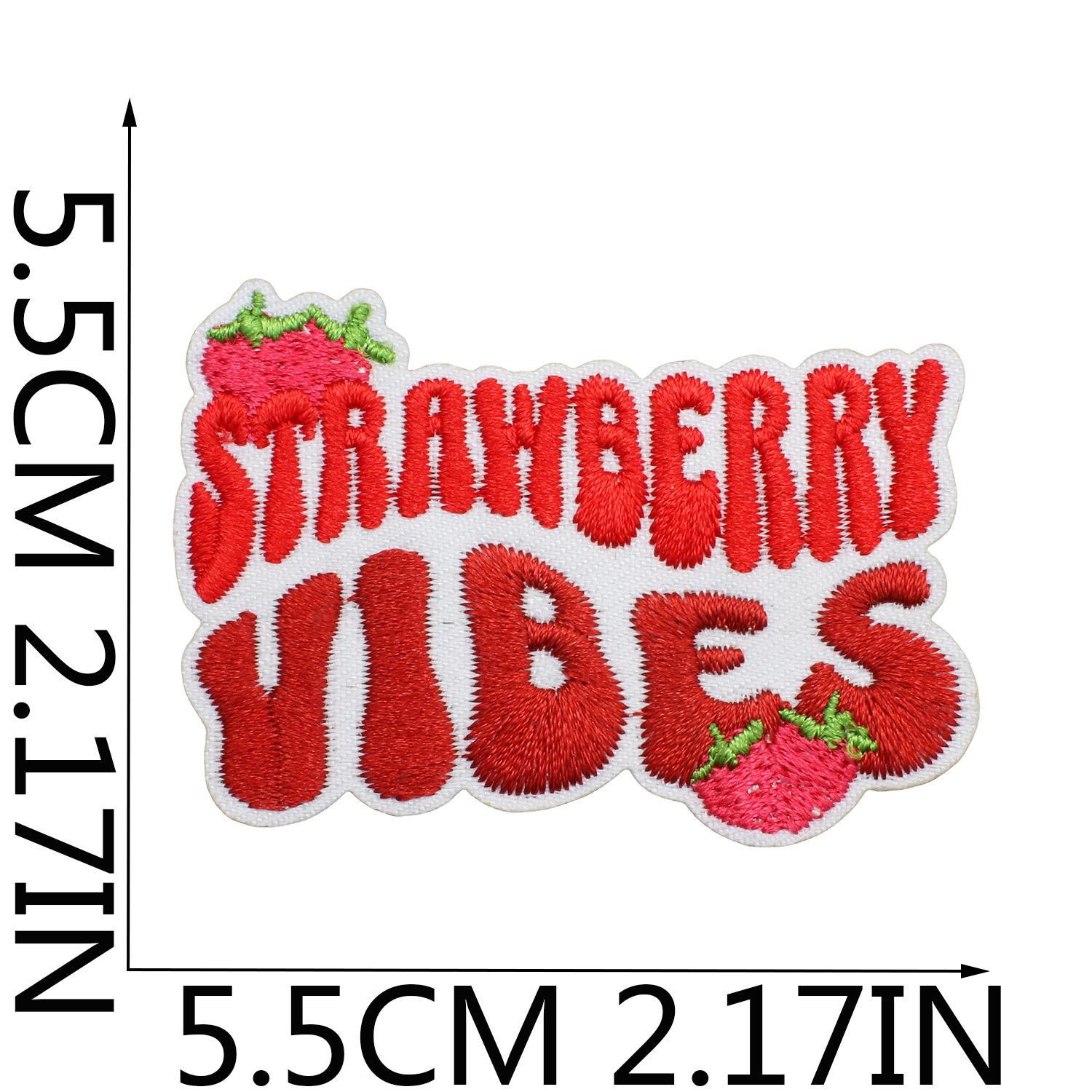 Сладкая клубничная вышитая тканевая наклейка Декоративная нашивка-наклейка для одежды Клубничная вышитая наклейка на компьютер Наклейка с вышивкой для сумки мальчика No. 2_3 pieces