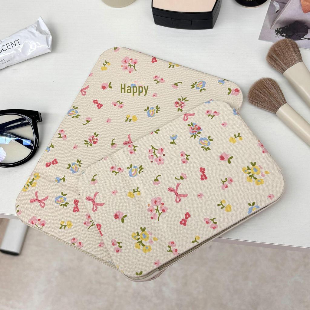 Portable Girly Flower Makeup Mirror - Travel Size, Folding Vanity Mirror for Dorms