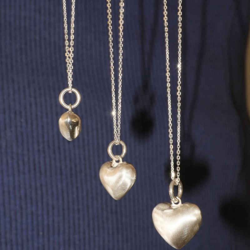 Modernliknande silver 925 switch hjärta halsband