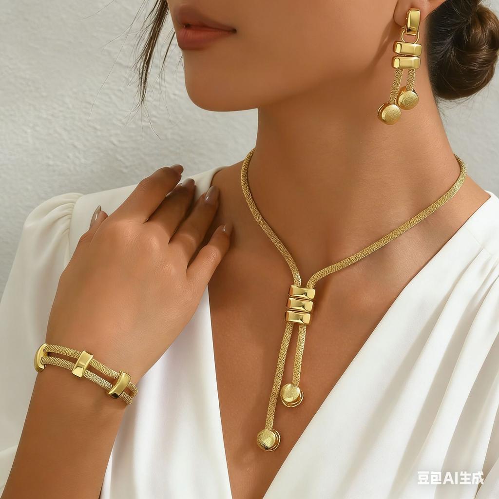 Tassel necklace, women's fashion temperament, light luxury, niche design, collarbone chain, earrings, bracelets