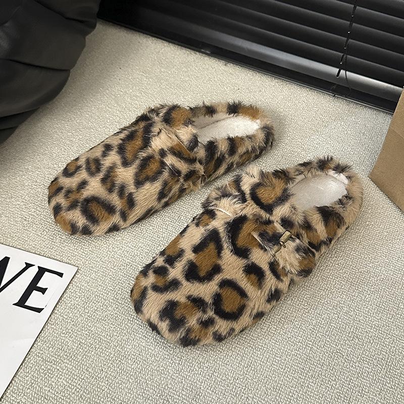 Internet celebrity fairy wind lamb wool white fluffy shoes female outer wear lazy one pedal warm velvet bag head half slippers