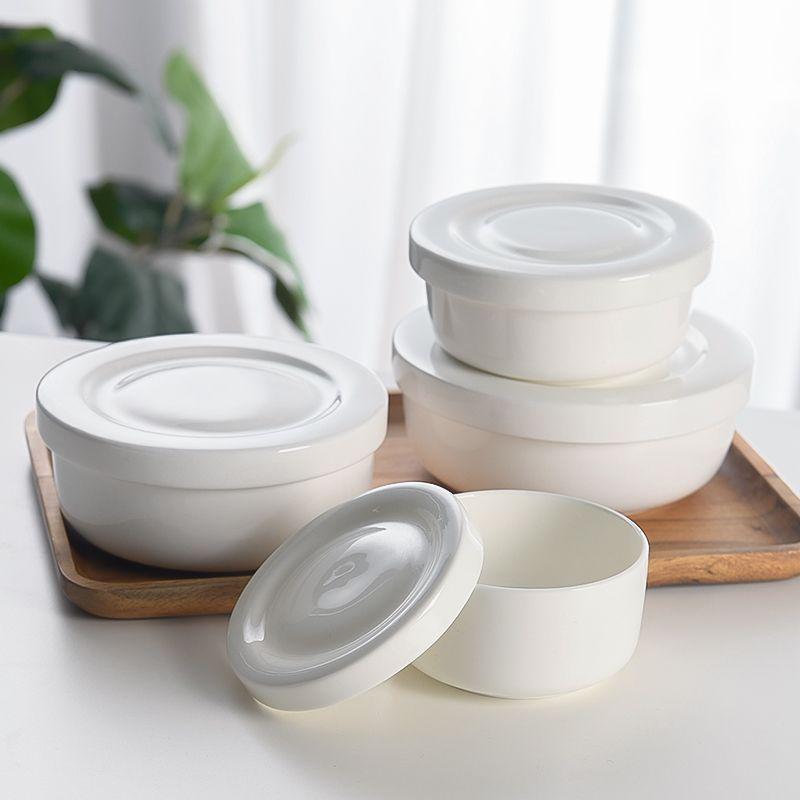 White Bone China Ceramic Bowl with Lid, Heat-Resistant, Ideal for Steaming or Stewing Eggs, Salad.