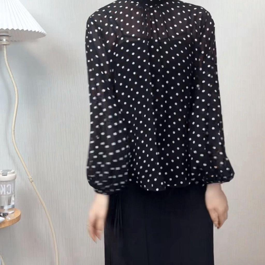 Damen-Oberteil im französischen Stil mit weiten Ärmeln und Pünktchen: Neue Sommer/Herbst Mode, Nischen Design, Elegant & Vielseitig.