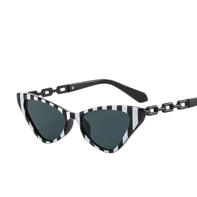 2022 Trendy Women's Metal Chain Triangle Sunglasses