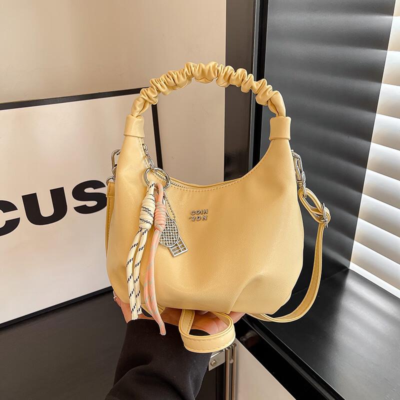 

OGAR Pleated Chain Crossbody Cloud Bag One Size