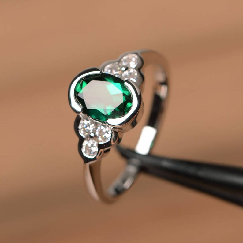 Women's Green Emerald Oval Cut Gemstone Ring 925 Sterling Silver Statemnet May Birthstone Wedding & Anniversary Wear Band