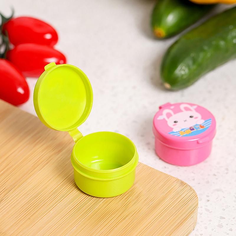 4Pcs Lunch Bento Soy Sauce Box Container Cute Design Plastic Condiment Dispenser Mini Salad Tomato Sauce Bottle