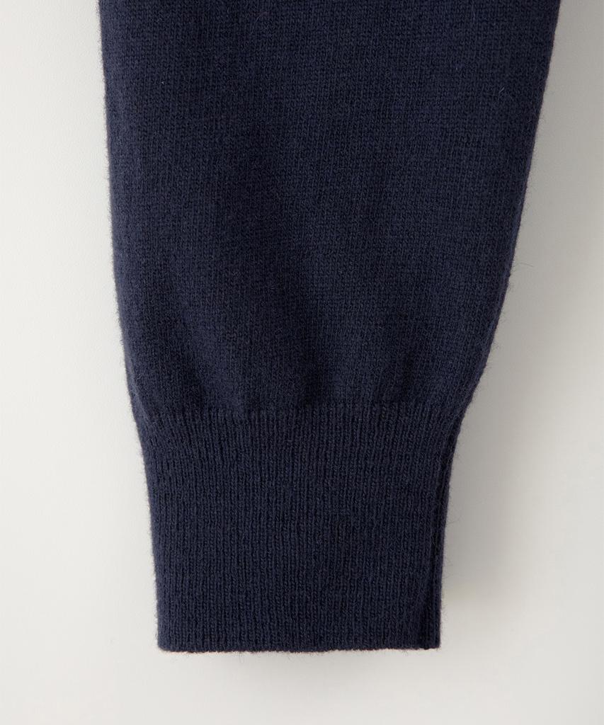Sseomweeobeoteo Roe V-Neck Knit - Navy