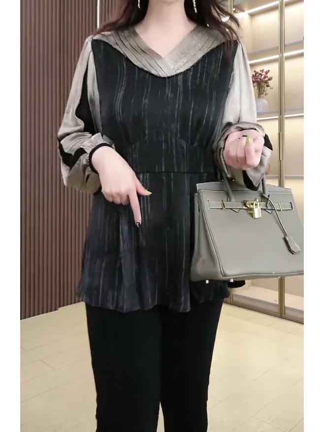 Frühlings Luxus Influencer Top: Vielseitiges Übergrößen-Lockershirt für Frauen mittleren Alters