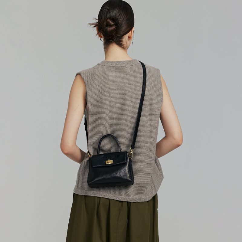 

Mini Crocodile Pattern Cowhide Colorblock Crossbody Pouch Classic black