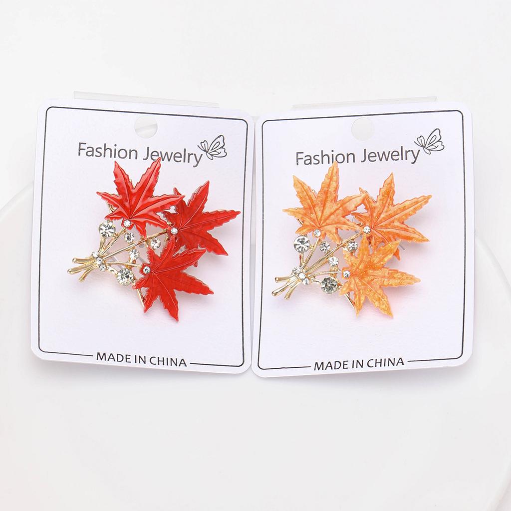 New Retro Alloy Acrylic Three Leaf Maple Leaf Brooch Fashionable High-end Women's Clothing Chest Flower Accessory