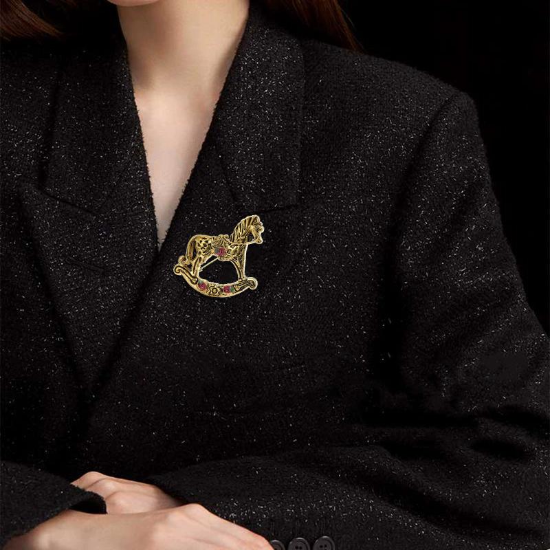1Pc  Vintage Rocking Horse Brooches For Women Unisex Lovely Toy-design Horse Party Casual Brooch Pins Gifts