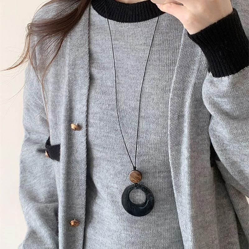 Brown Circle Woven Rope Necklace Women'S Minimalist  Cold Tone Vintage Style Resin Material Necklace Accessory