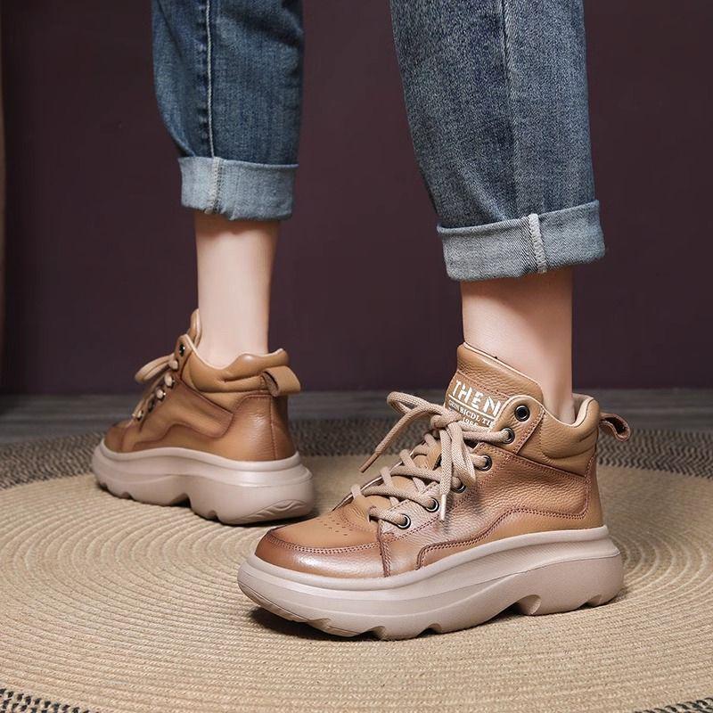 Women's Retro Genuine Leather Ankle Boots - Warm, Versatile, Thick Sole, Casual British Martin Style for Autumn and Winter.