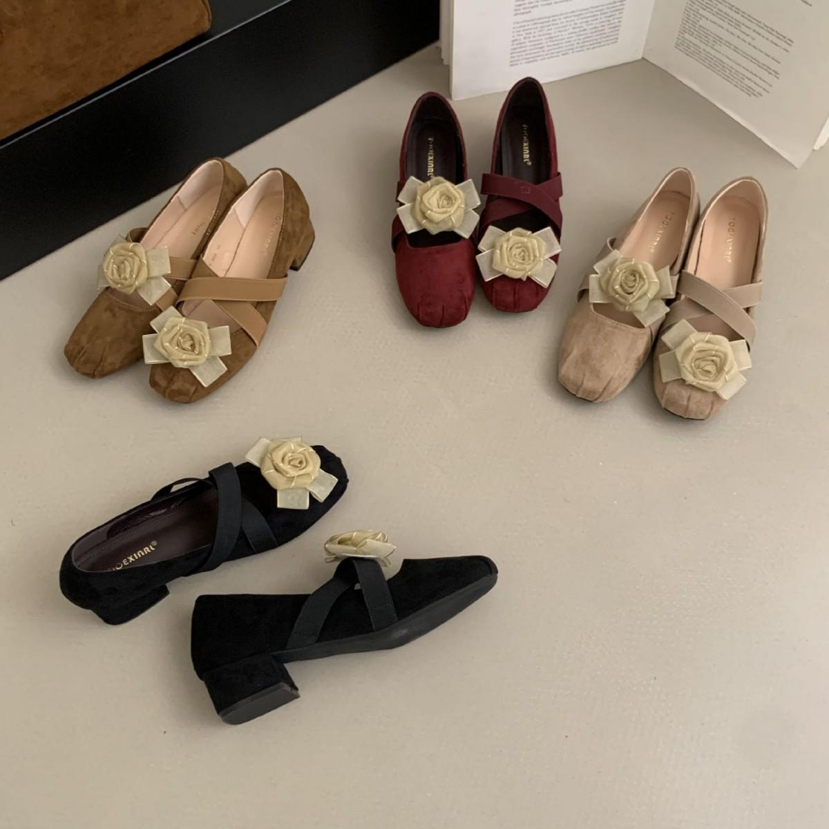 

2025 новые замшевые туфли Мэри Джейн с круглым носком, на толстом среднем каблуке, с мелким вырезом, с цветком, универсальные 39 бордовый