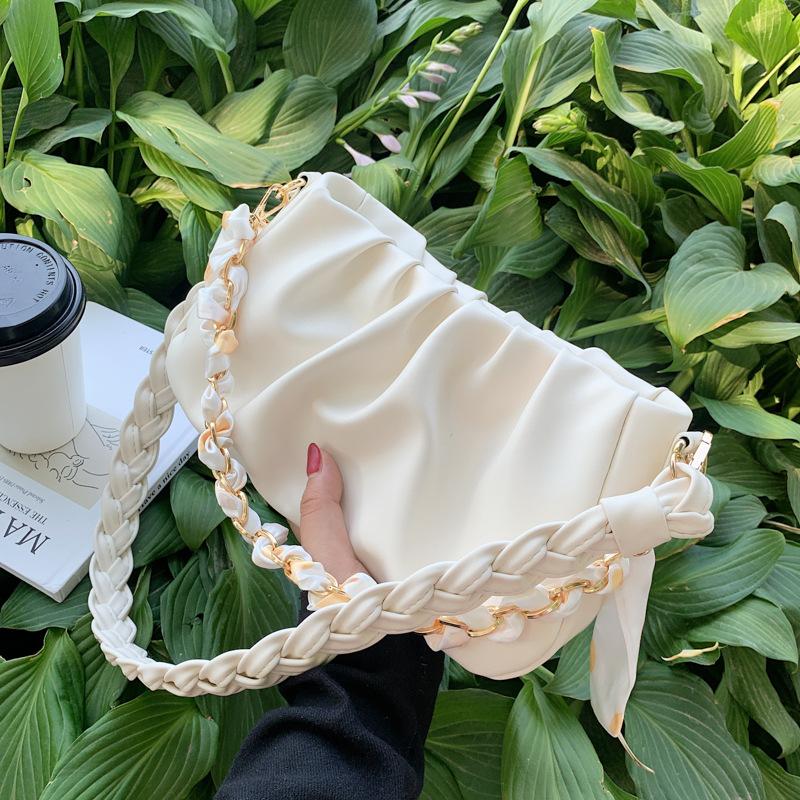 

Белая сумка-облако женская нишевая новая высококлассная на плечо подмышку универсальная текстурная сумка-мессенджер бежевый