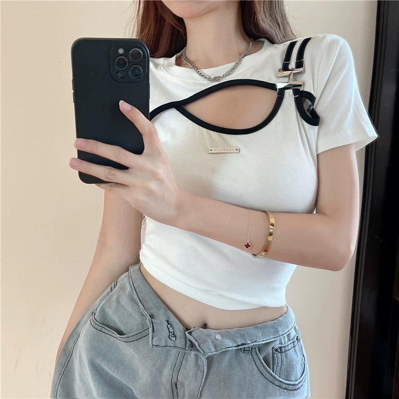 American Retro Spicy Girl Covers Her Belly and Looks Slim with A Short Top Design. Metal Buckle Fake Two Piece Short Sleeved T-shirt for Women