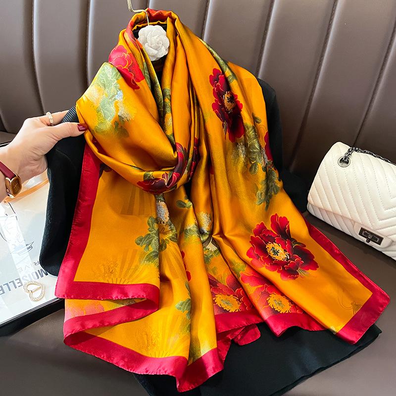 Retro Printed Scarf Fashionable and Versatile Silk Scarf for Women on Sun Protection Beach Towel Thin Warm Scarf