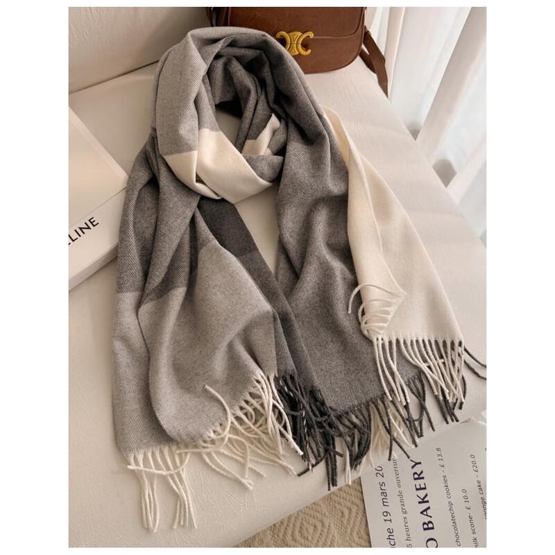 Женский клетчатый шарф-накидка с подогревом из графена