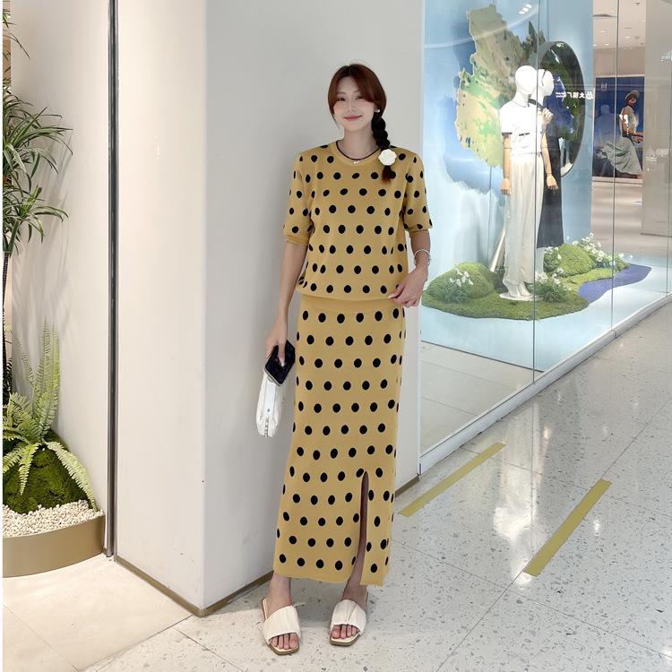 Korean Chic Summer Vintage Temperament Round Neck Polka Dot Short-sleeved Knitted Sweater + High Waist Hip Skirt Two-piece Set