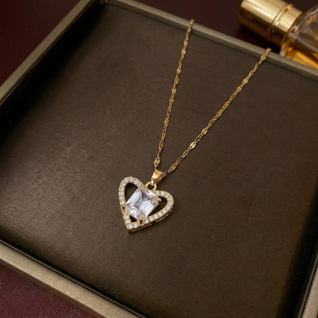 Women's Heart Zircon Necklace - Star & Moon Collection, Fashionable Clavicle Chain Jewelry, Inspired by Cross-border Internet Celebrity Styles.