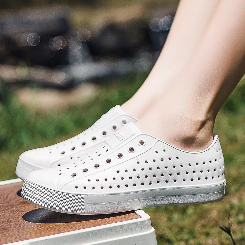 New Unisex Summer Sandals EVA Outdoor Beach Sports Sandals Fashion Versatile Slippers Lightweight Non-slip Hollow Couple Sandals