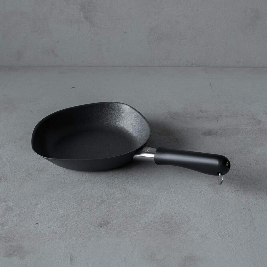 Sori Yanagi Iron Frying Pan with Nitriding and Double Fiber Tsubame Sanjo Designed To Prevent Sticking with Textured Surface Rust-resistant Non-stick