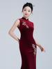 Daily waist and thin simple and generous dress for women's temperament of the Republic of China, elegant and improved black velvet embroidered