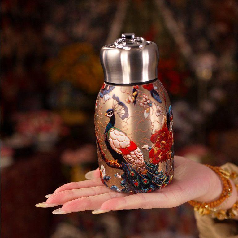 Compact Ceramic Thermos Cup with Smart Temperature Display - Chinese Style