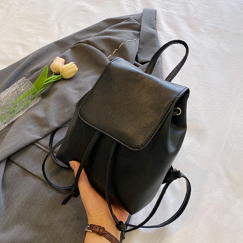 Casual Women's Backpack New Simple Outdoor Travel Retro Backpack Large Capacity Student Bag