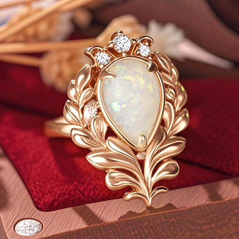 Style Mode Nouveau Européen Et Américain Assiste au Banquet Bijoux Goutte d'Eau Trésor Australien Feuille Bague Féminine