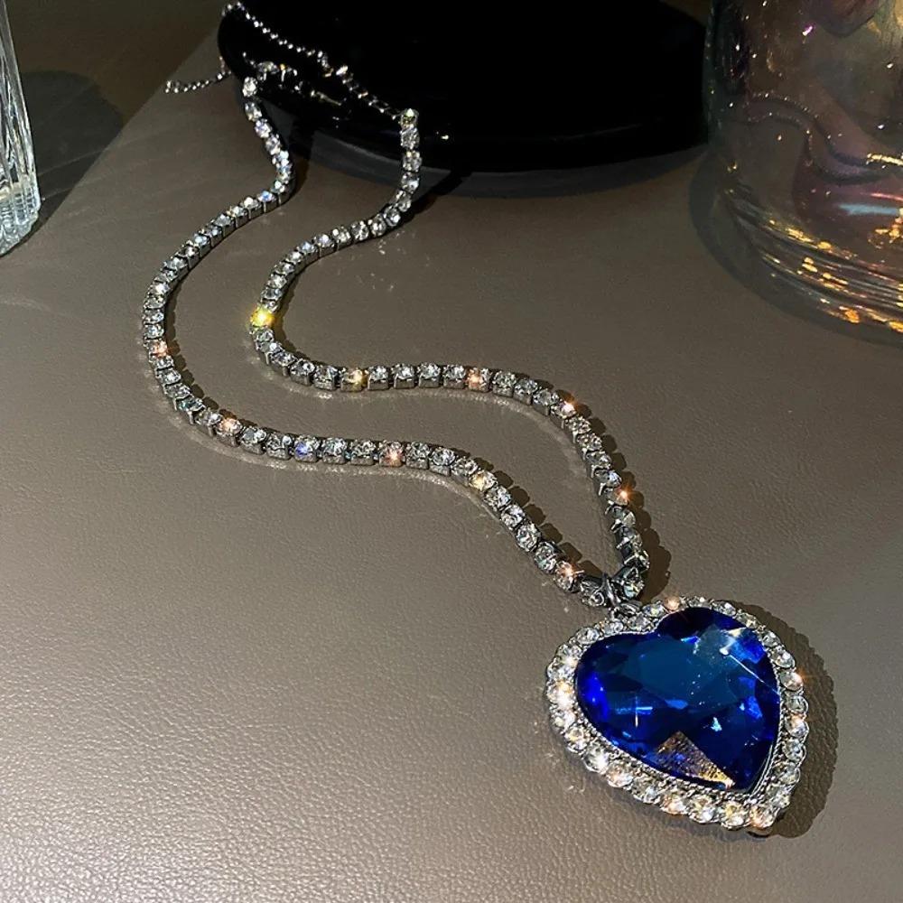 Luxury Classic Blue Ocean Star Inlay Zircon Chin Crystal Pendant Necklace for Women Weding Party Trendy Temperament Jewelry Gift