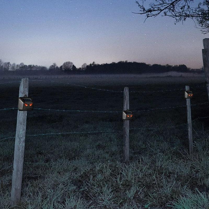New Waterproof Outdoor Animal Deterrent Device with Laser Red Light Strobe for Animal Expulsion - Solar Deer Repellent