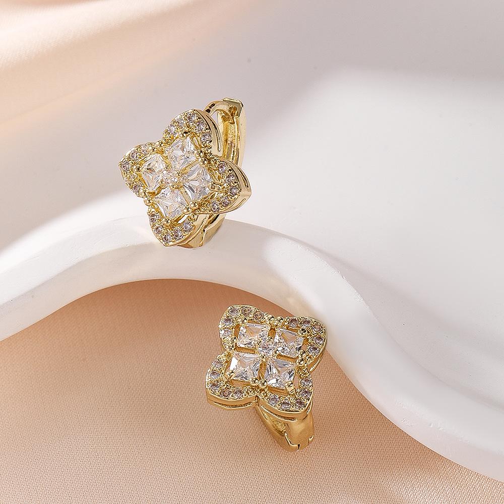 European and American Fashionable Four Leaf Clover Earrings, High-end, Niche, Retro, Exquisite, Versatile Earrings