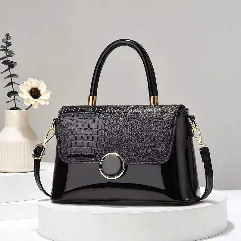 Trendy Pu Crocodile Print Medium Size Shoulder Bag In Elegant Colors For Women