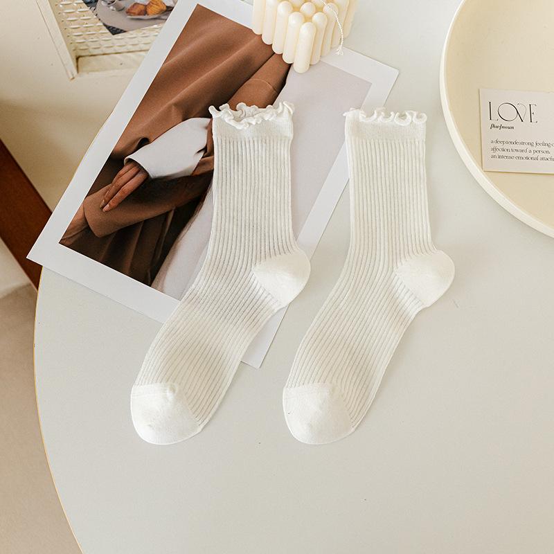 

Ladies Spring and Summer Thin Ballet Style Sweet Lace Boneless Mid Tube Pile Socks 1 pair білий