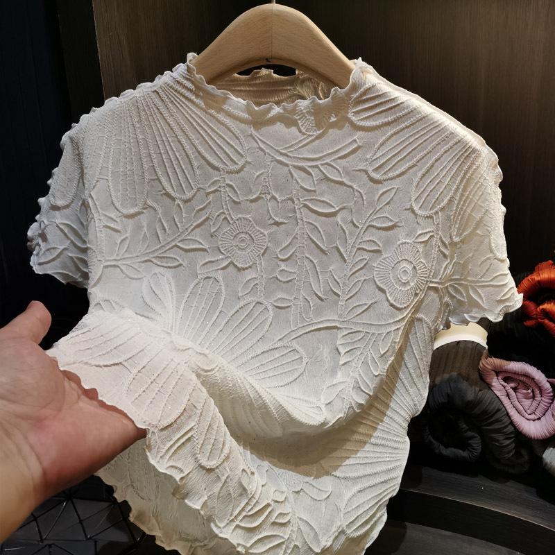 Women's Loose Fit Sunflower Embroidered Glitter T-Shirt with Short Sleeves