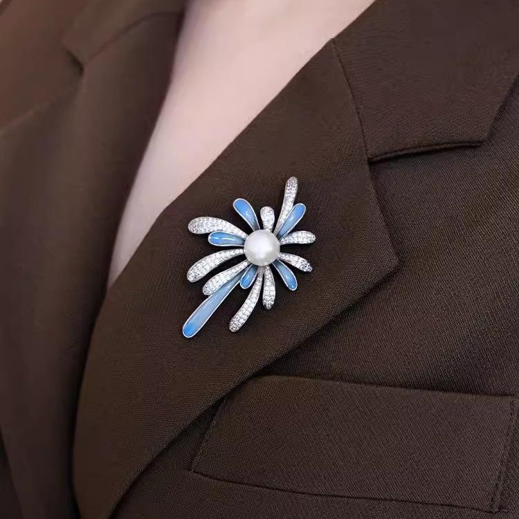 Brilliant Fireworks Brooch, High-end Women's Exquisite Gradient Enamel Brooch, Niche Design Sense Brooch, Suit Accessory