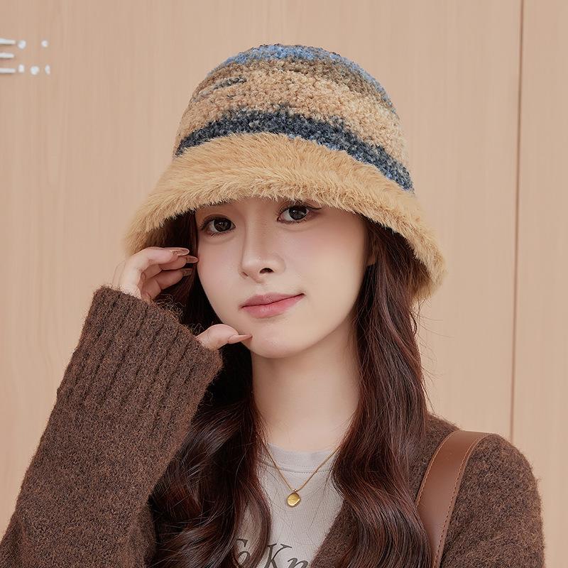 Fashionable Thickened Plush Fisherman Hat for Women In Autumn and Winter Outdoor Warm Rainbow Knitted Basin Hat That Looks Smaller