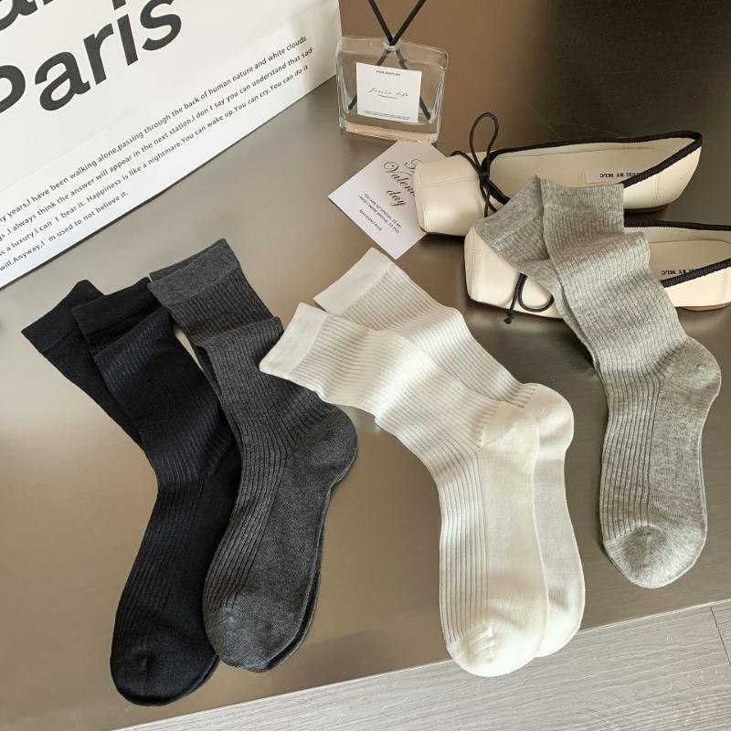 Boneless Vertical Striped Black and White Mid-calf Socks, Anti-pilling and Breathable Couple's Trendy Socks