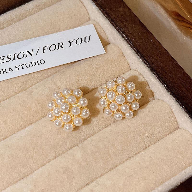 Gold Pearl Set Earrings New Stud Earrings Women's Niche Design Light Luxury Retro Temperament Earrings Earrings